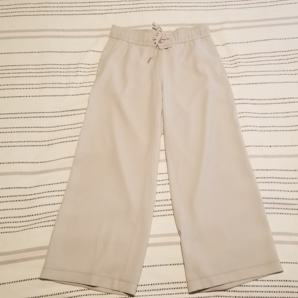 Lululemon Size 4 Wide Leg Pants Stone/Off White Like New with 2 Front Pockets